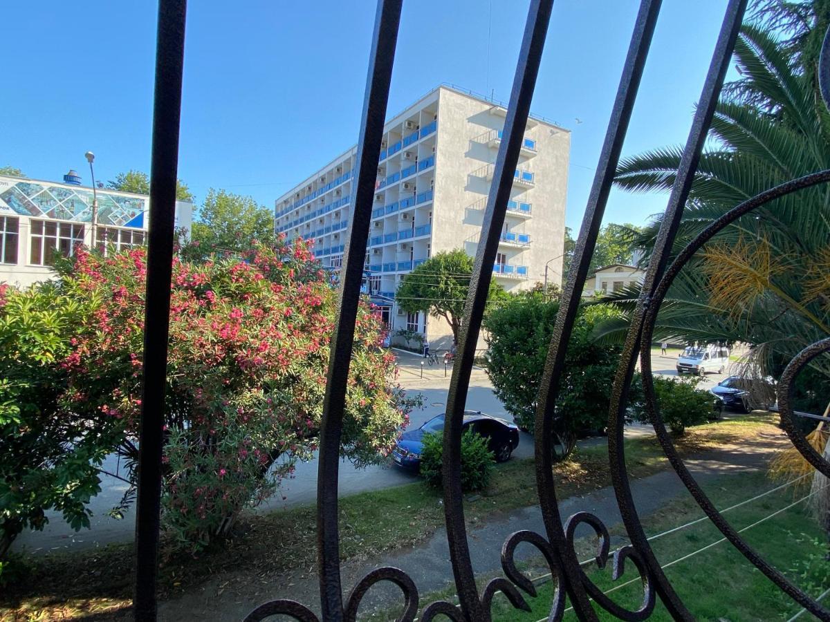 Квартира 1-Комнатная - До Моря 2 Мин - В Центре Sukhumi Exterior photo